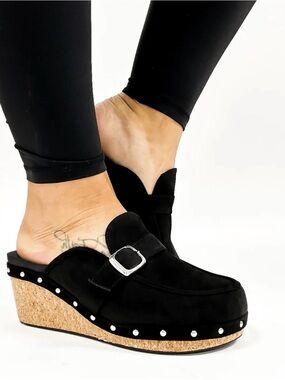 Corky’s ’Just Precious’ Black Faux Suede Shoe Sz 10